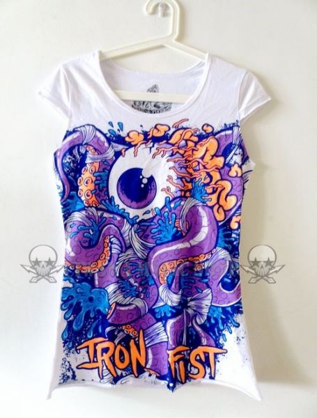 T-shirt Polvo